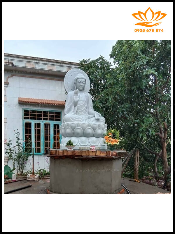 Tượng Phật Adida đá tự nhiên