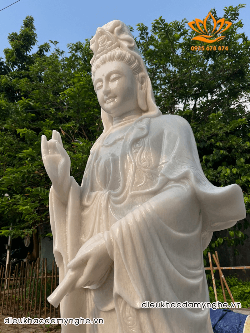 Tượng Phật Bà Quan Âm Đứng Đế Sen Bằng Đá cao 1M5