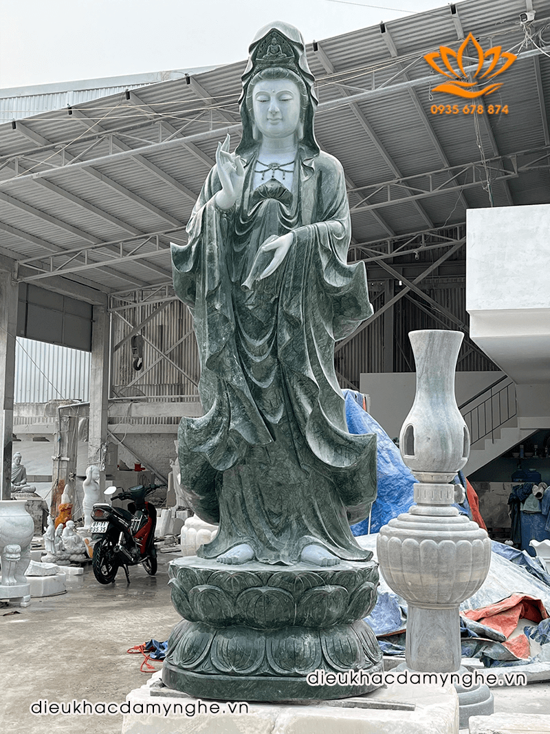 Tượng Phật Bà Quan Âm Bằng Đá Cẩm Thạch Xanh Tự nhiên