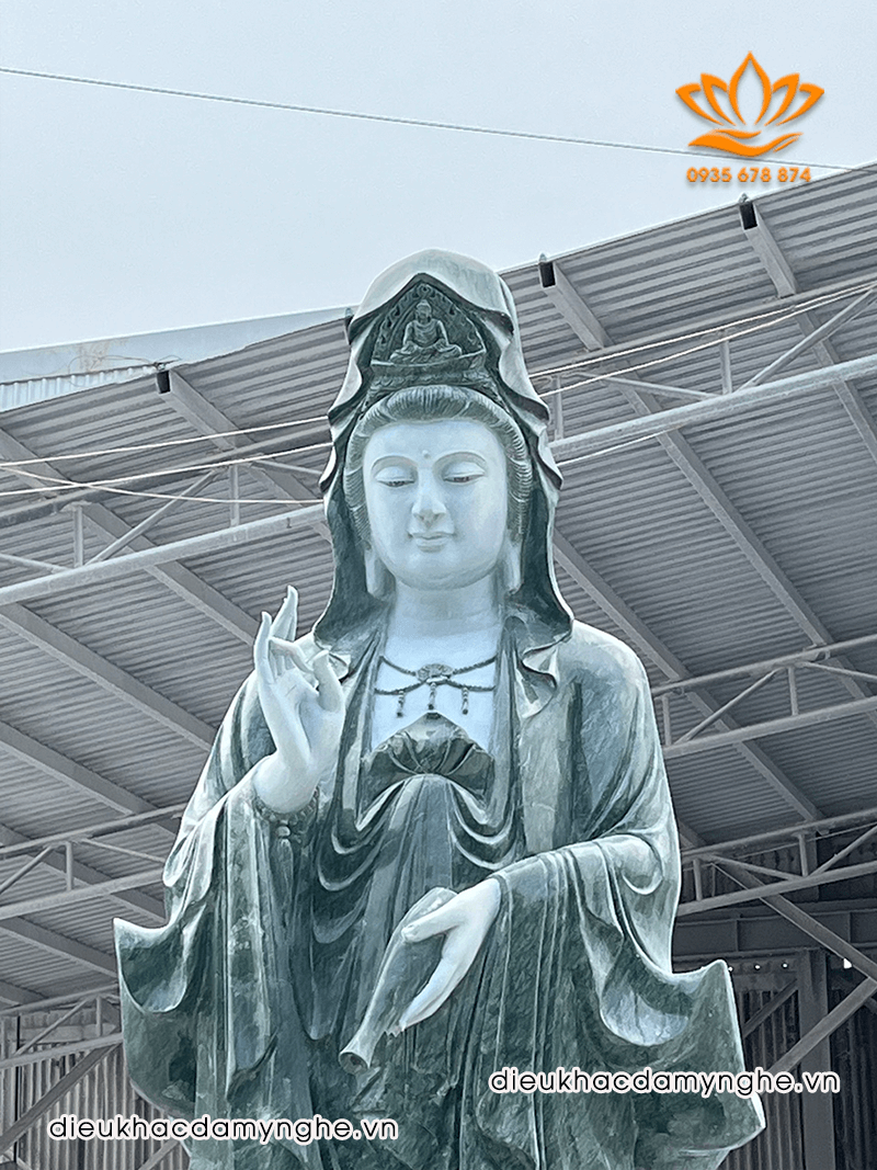 Tượng Phật Bà Quan Âm Bằng Đá Cẩm Thạch Xanh Tự nhiên