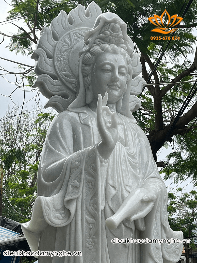 Tượng Phật Bà Quan Âm Bằng Đá Cúng Giường