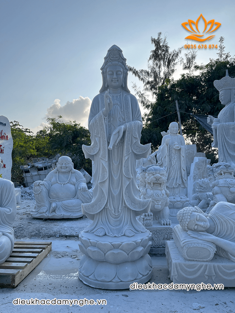 Tượng Phật Bà Quán Thế Âm Bằng Đá Trắng Đẹp