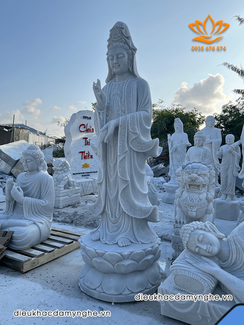 Tượng Phật Bà Quán Thế Âm Bằng Đá Trắng Đẹp