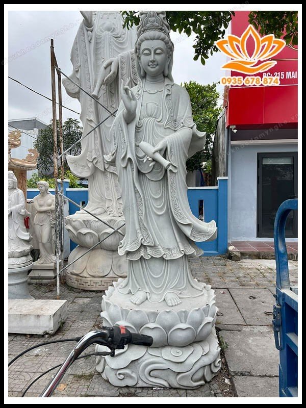 Tượng Phật Bà Quan Âm Đứng Đế Sen