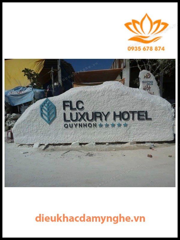 bảng hiệu bằng đá trắng đẹp cho hotel