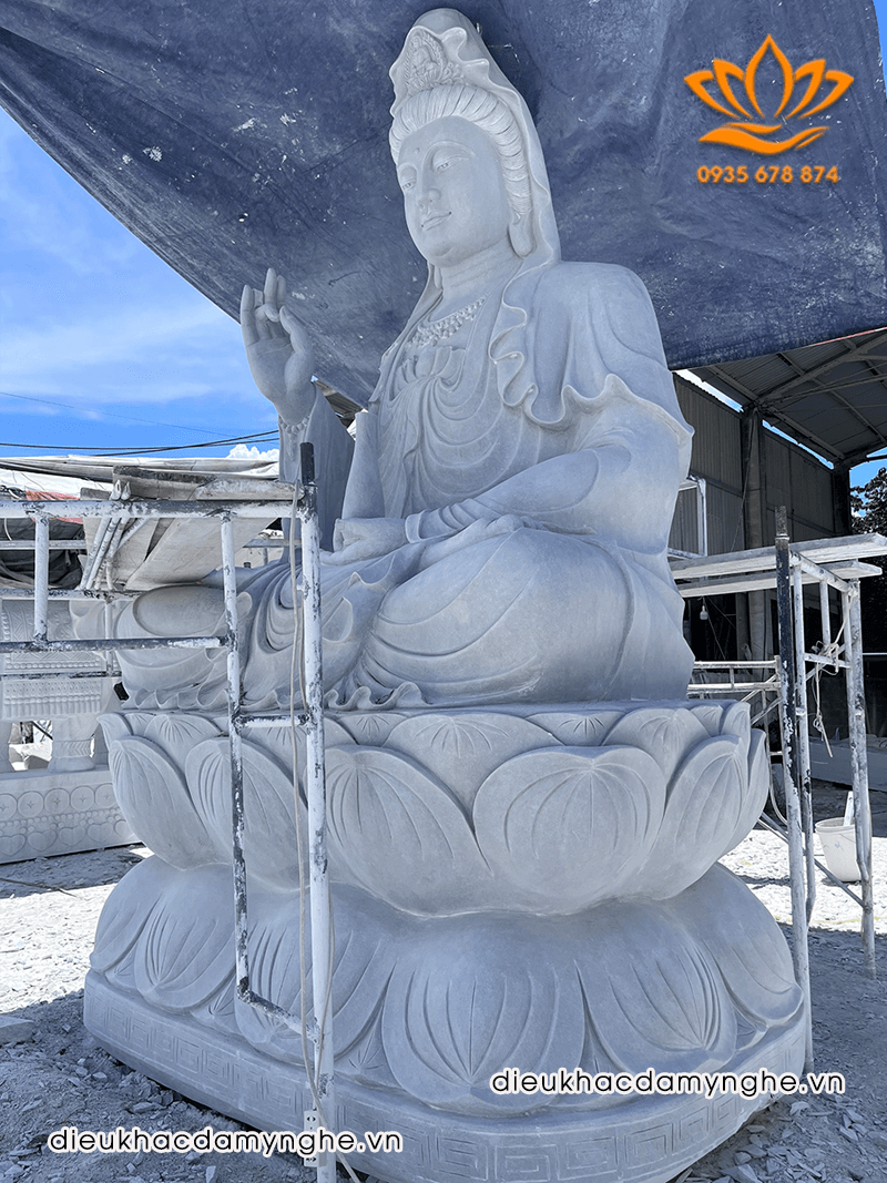 Tượng Phật Bà Quan Âm Ngồi Đài Sen Bằng Đá Đẹp