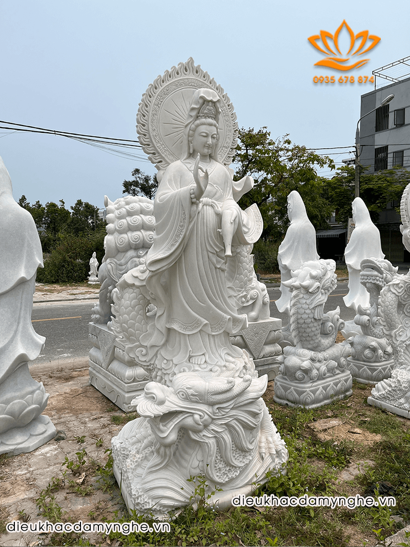 Tượng Phật Bà Quan Âm Cưỡi Rồng Bằng Đá Tự Nhiên
