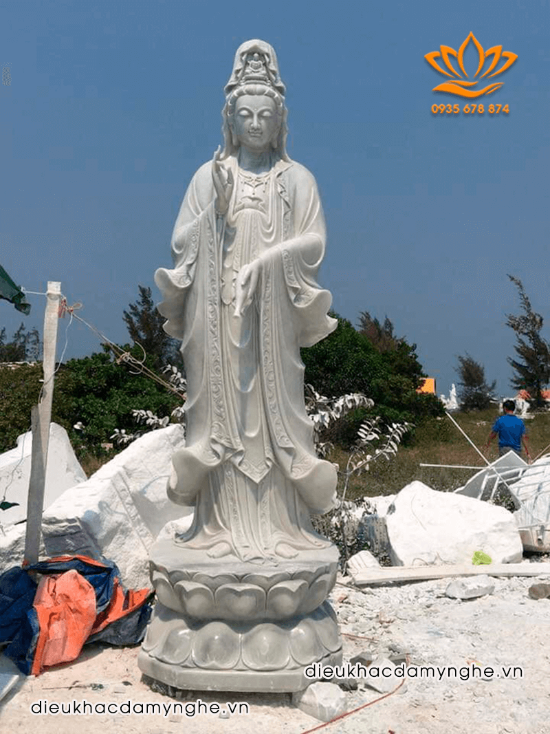 Tượng Phật Bà Quan Âm Bằng Đá Trắng Nguyên Khối