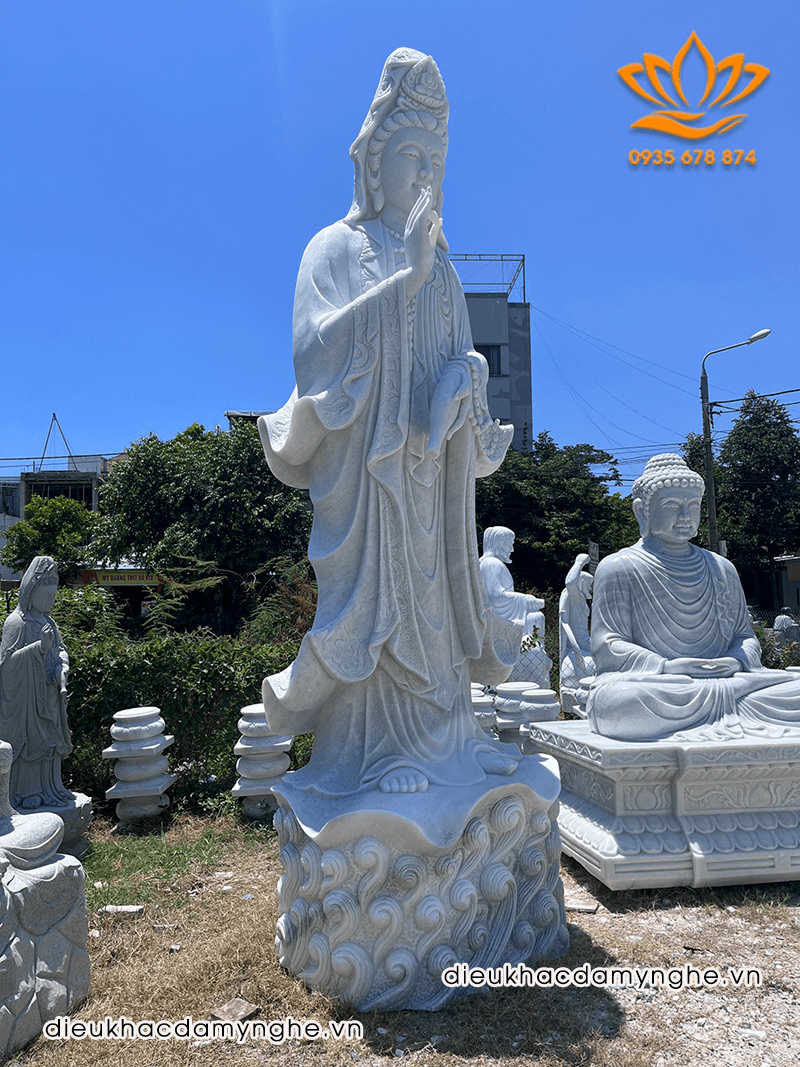 Tượng Phật Bà Quan Âm Đá Trắng Tại Sài Gòn