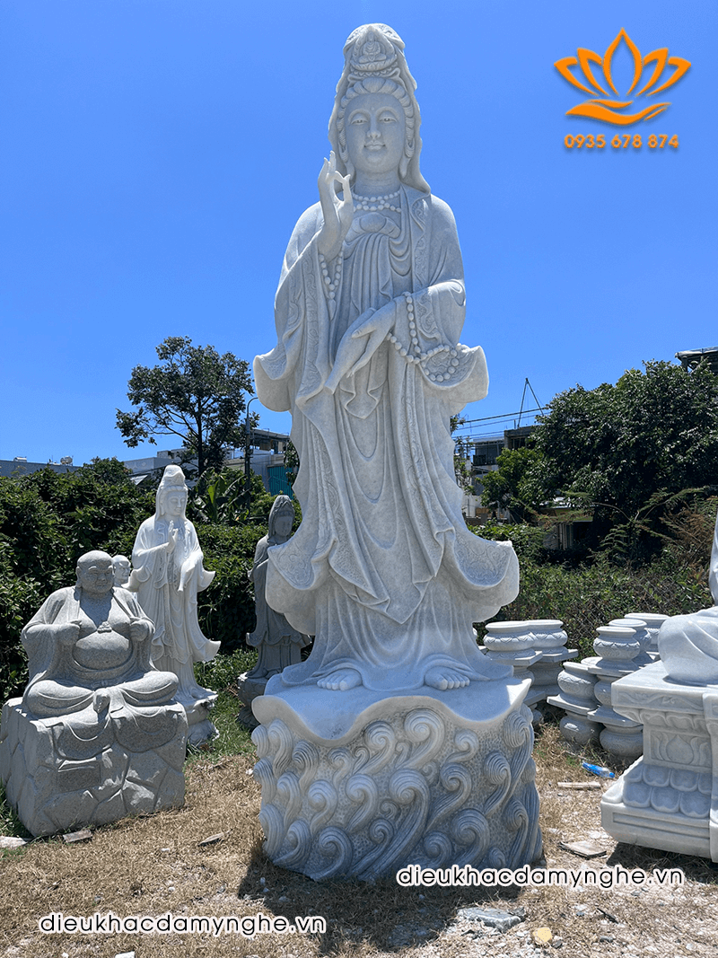 Tượng Phật Bà Quan Âm Đá Trắng Tại Sài Gòn