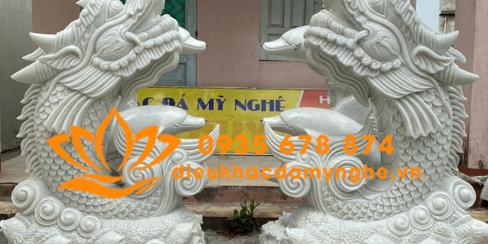 bao gia cap tuong ca chep hoa rong bang da xam min tu nhien