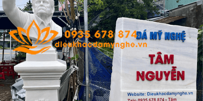 tuong chan dung tong thong donald j.trump bang da trang