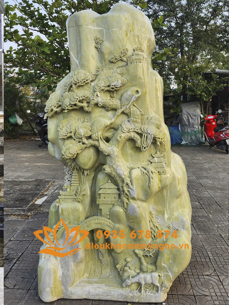 Khối Đá Chạm Cảnh Non Nước Hữu Tình Bằng Đá Cẩm Thạch