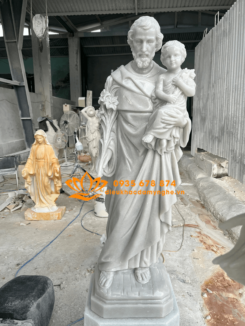 Tượng Thánh Giuse Bế Chúa Bằng Đá Nguyên Khối Đẹp Nhất