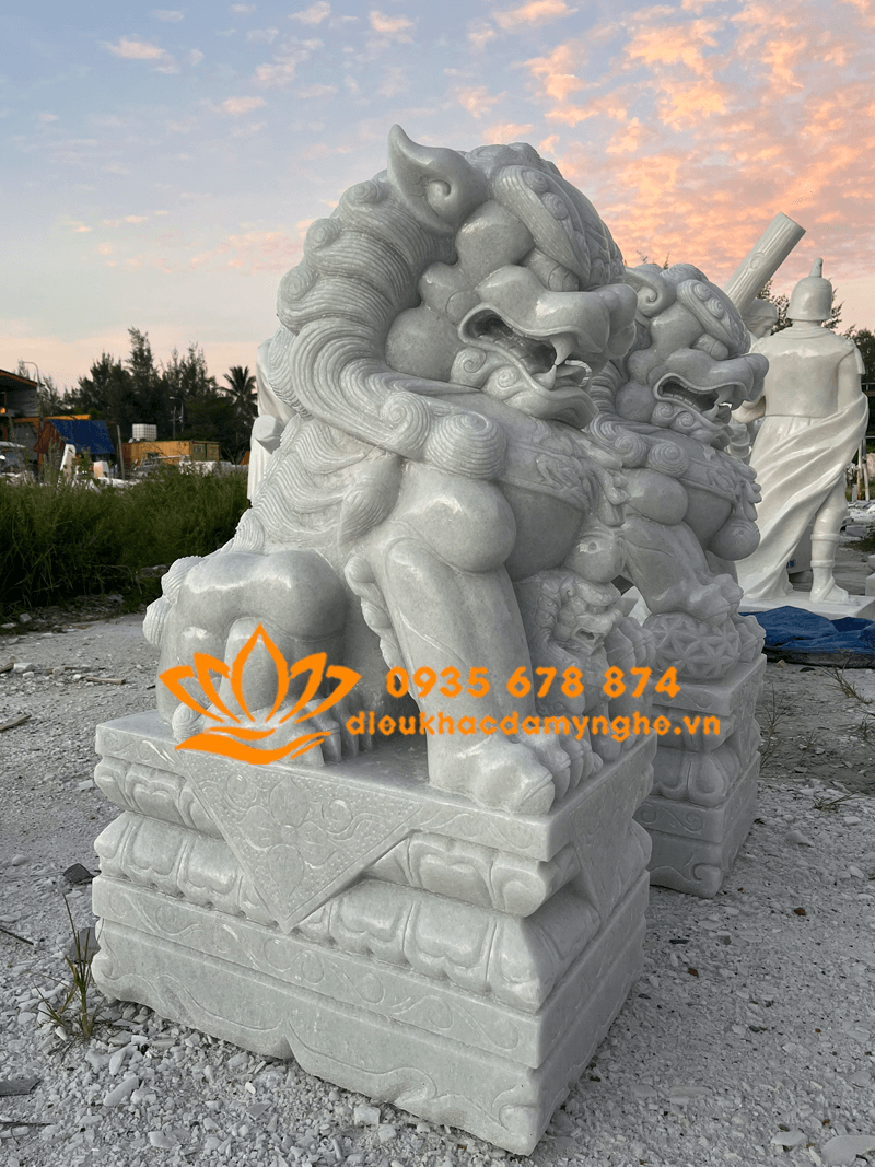 Chế Tác Tượng Kỳ Lân Bằng Đá Nguyên Khối Cao 2 Mét