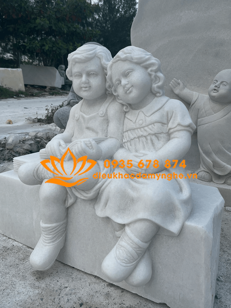 Tượng Thiên Thần Ngồi Đọc Sách Đá Mỹ Nghệ Non Nước