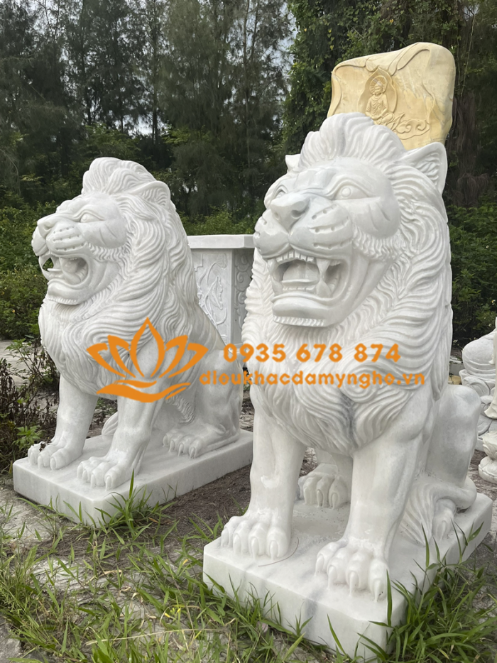mau tuông su tu bang da trang de nha tho toc