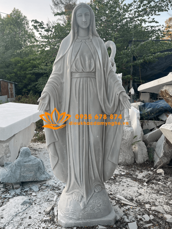 mau tuong duc me maria bang da trang dep tai daklak