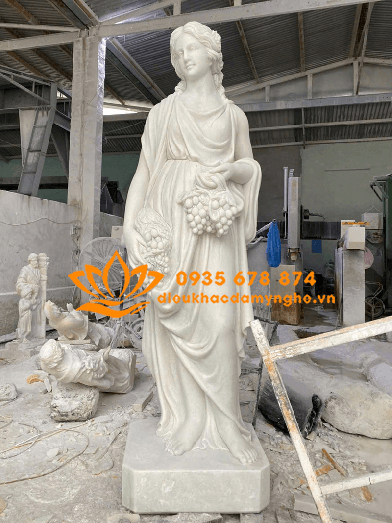Tượng Cô Gái Nghệ Thuật Bằng Đá Trắng Cao Cấp