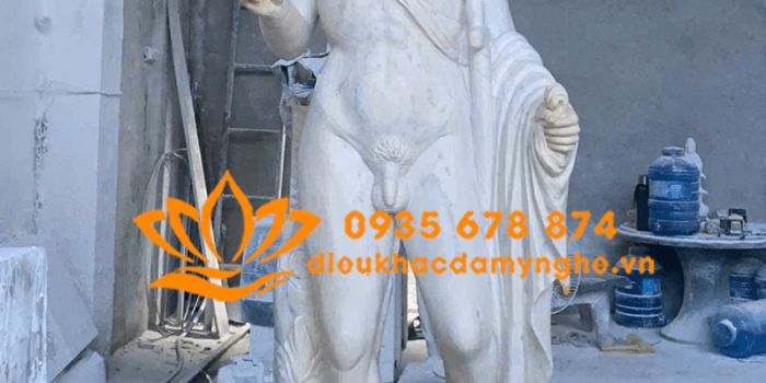 tuong than chien trang ares bang da cam thach vang