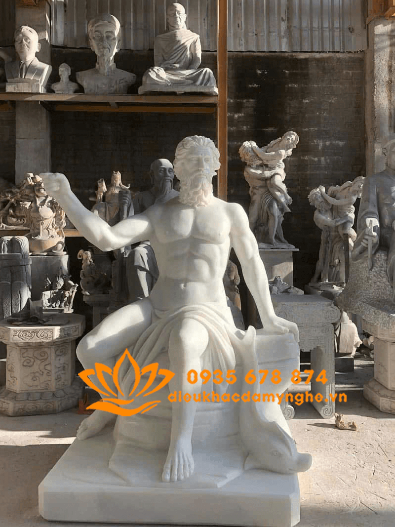 Tượng Thần Biển Poseiden Bằng Đá Trắng Non Nước Đẹp