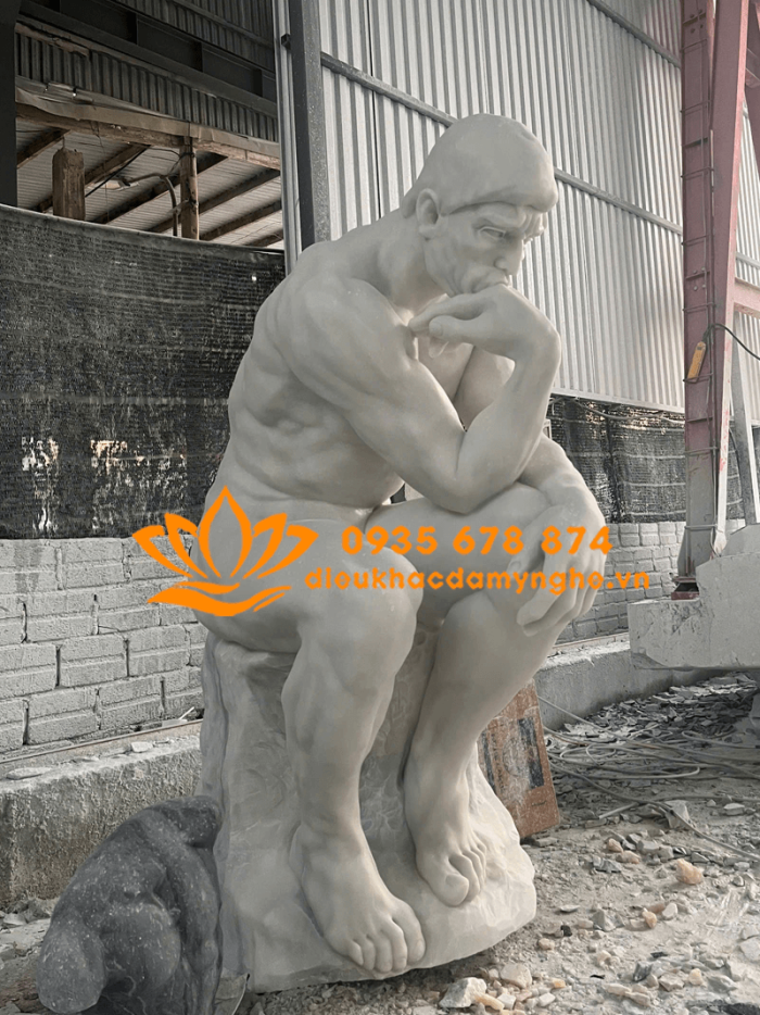 tuong nguoi suy tu rodin bang da trang cam thach