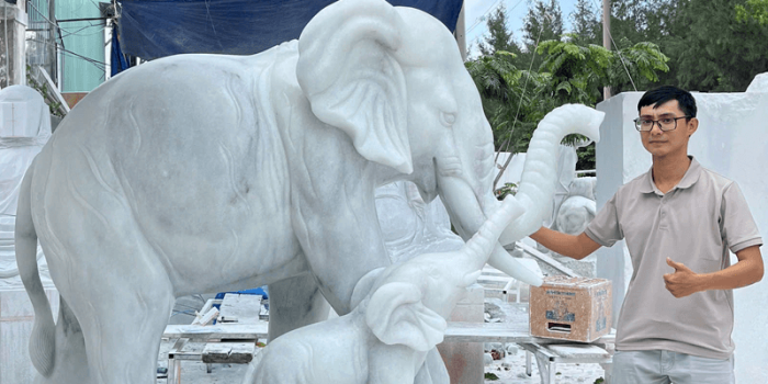 tuong gia dinh voi bang da trang dep