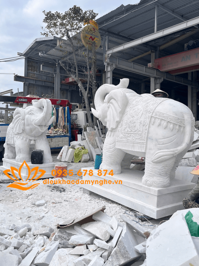 mua tuong voi bang da trag dep 2 met