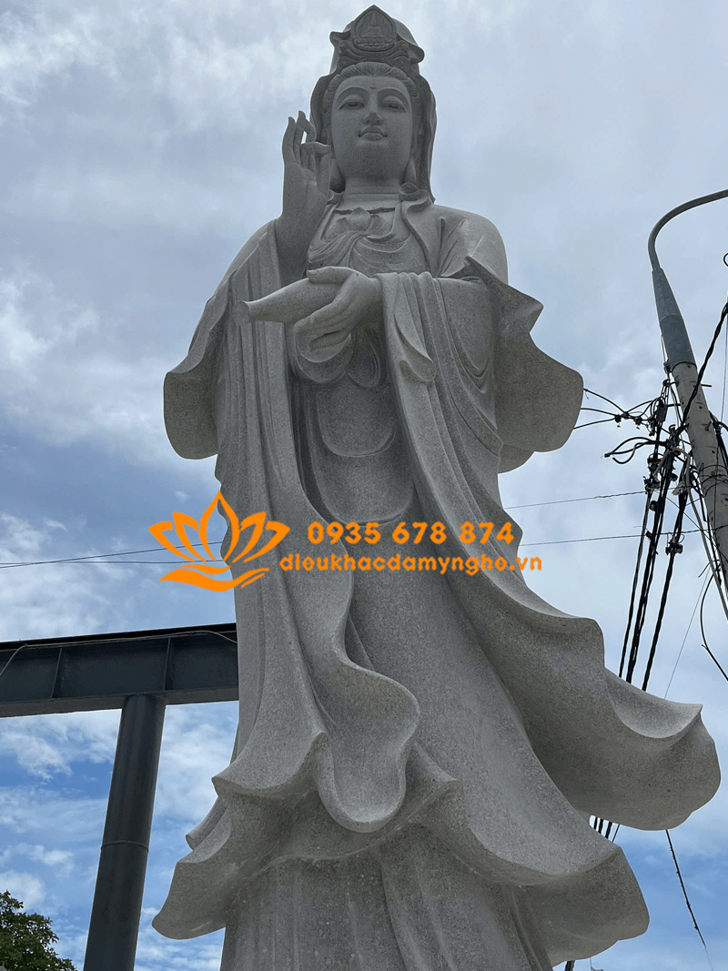 Tượng Phật Quan Âm Bồ Tát Bằng Đá Granite Cao 8 Mét