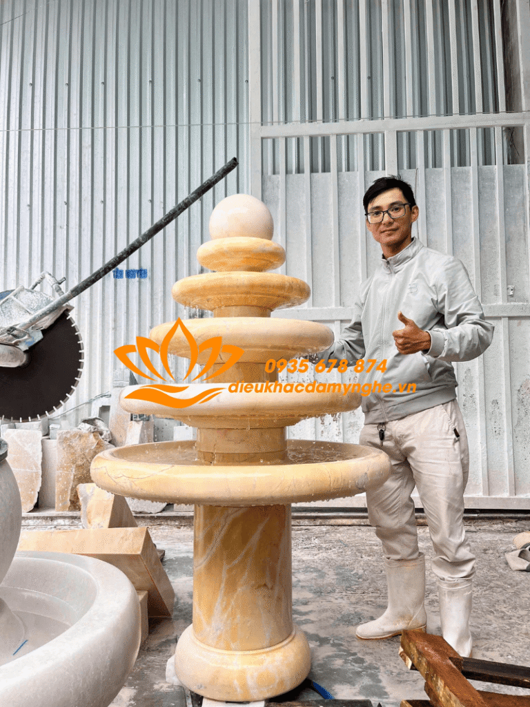 dai phun nuoc 5 tang size nho trang tri phong khach