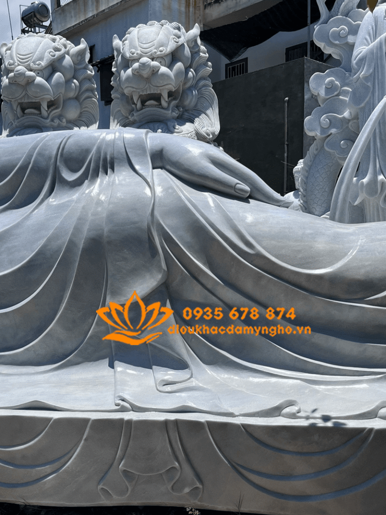 tuong phat nam nhap niet ban bang da