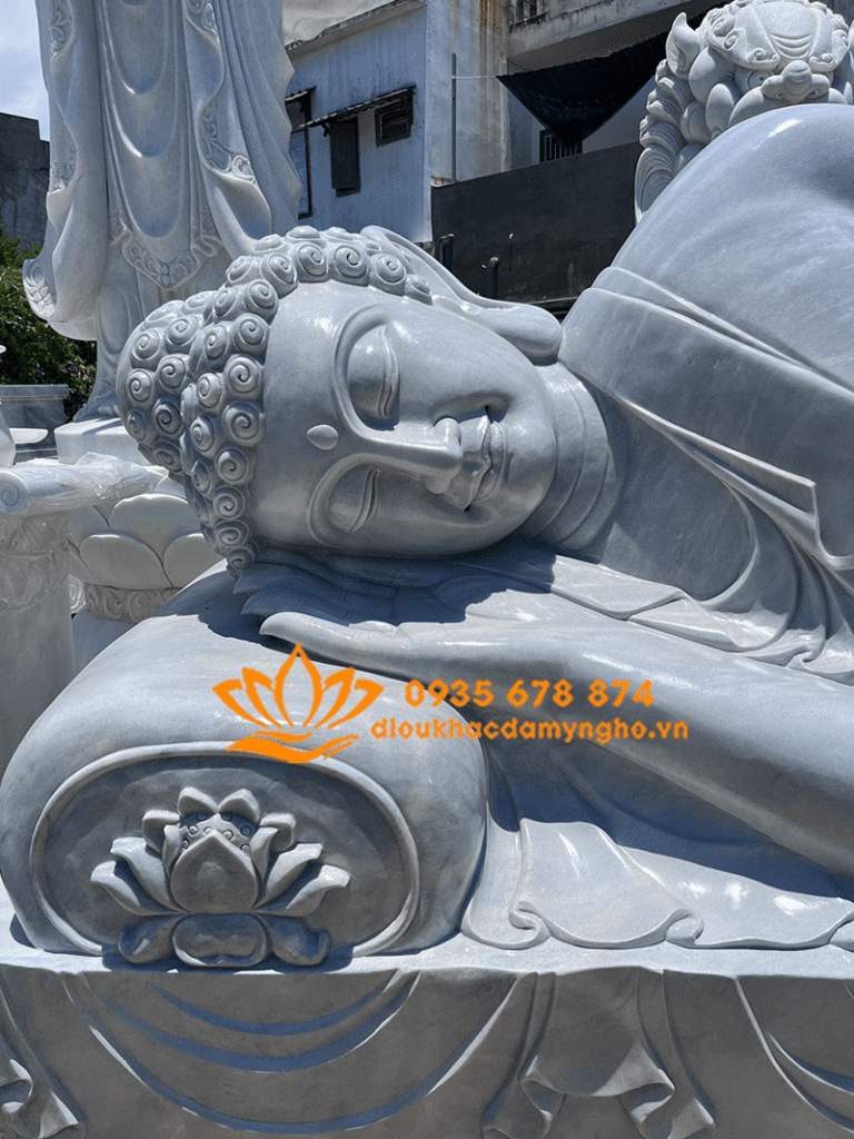 tuong phat nam nhap niet ban