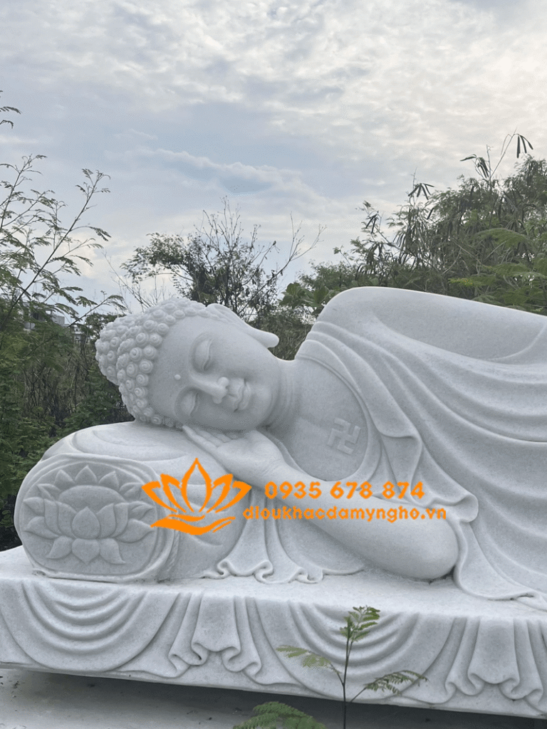 tuong phat thich ca mau ni nhap niet ban