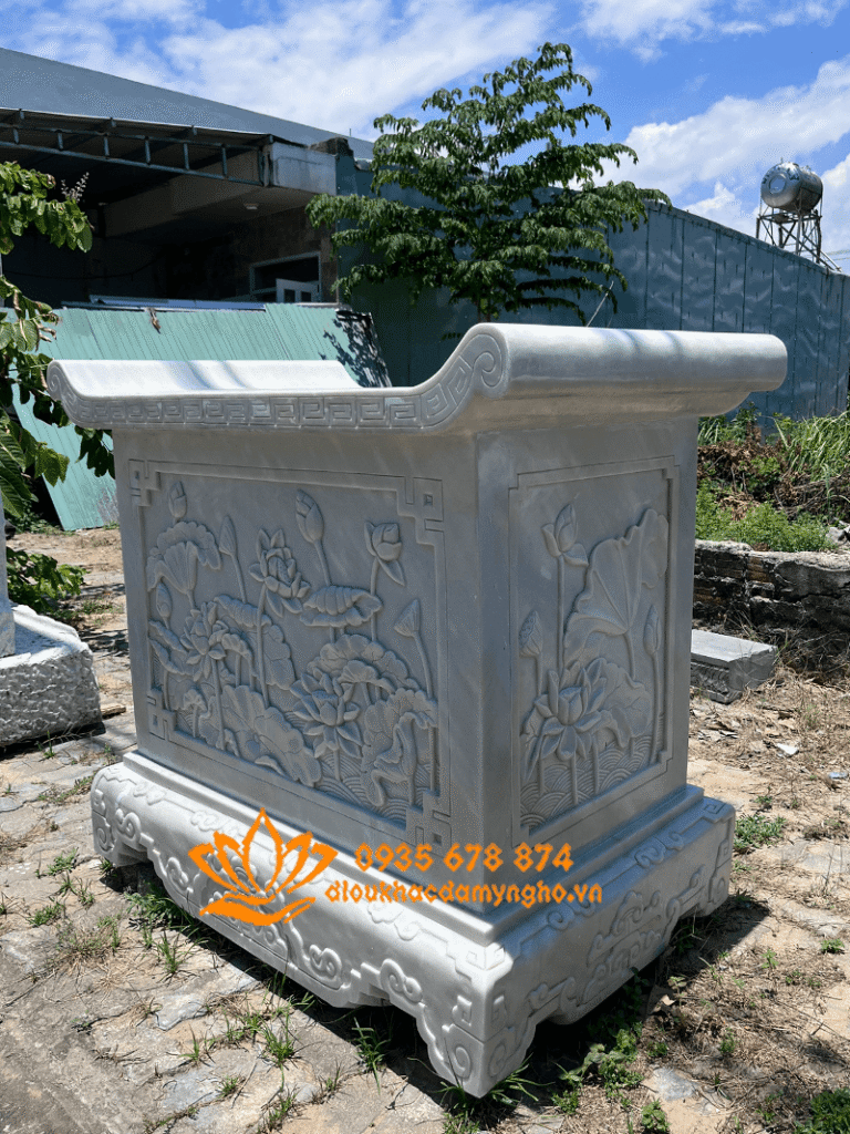 ban thien cham khac tranh hoa sen