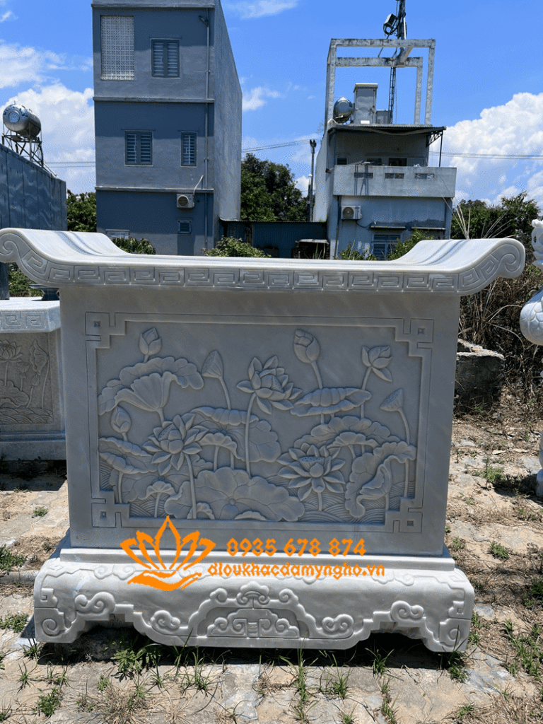 ban thien duoc cham khac tranh hoa sen