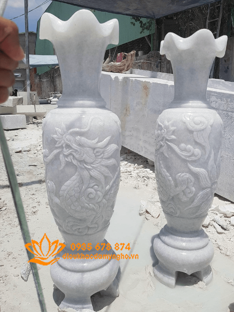 Cặp Lục Bình chạm khắc Rồng bằng đá cẩm thạch trắng