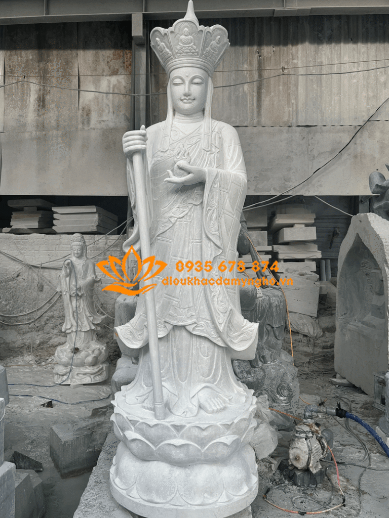 ban tuong dia tang bang da dep