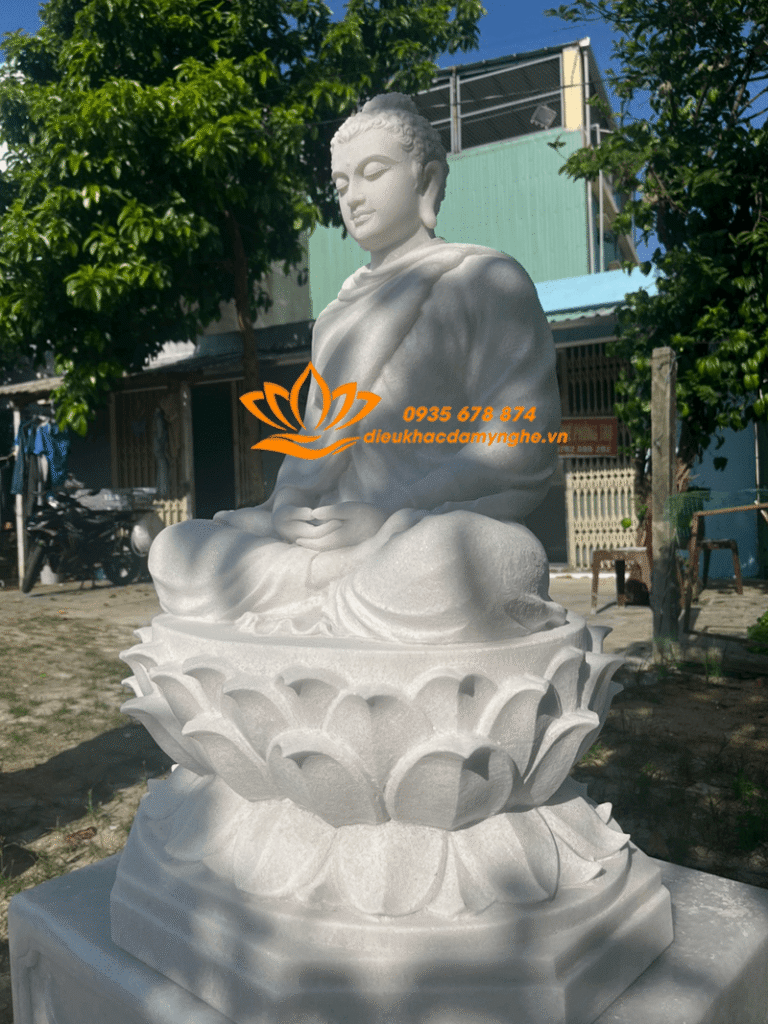 phat thich ca ngoi hoa sen