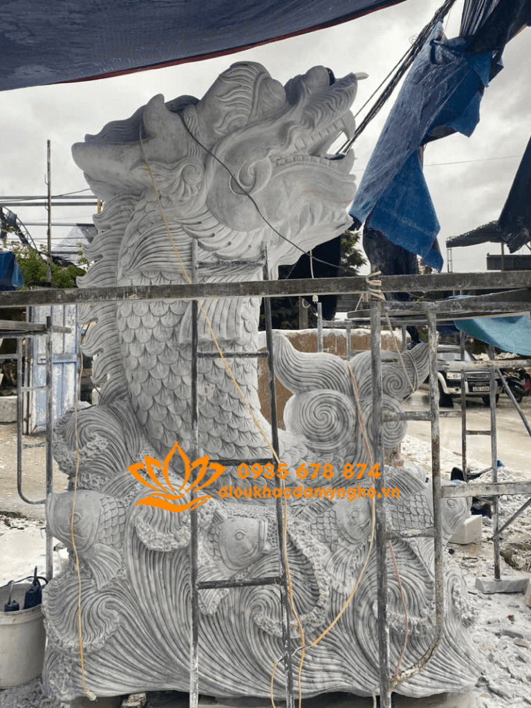 dieu khac tuong ca chep hoa rong