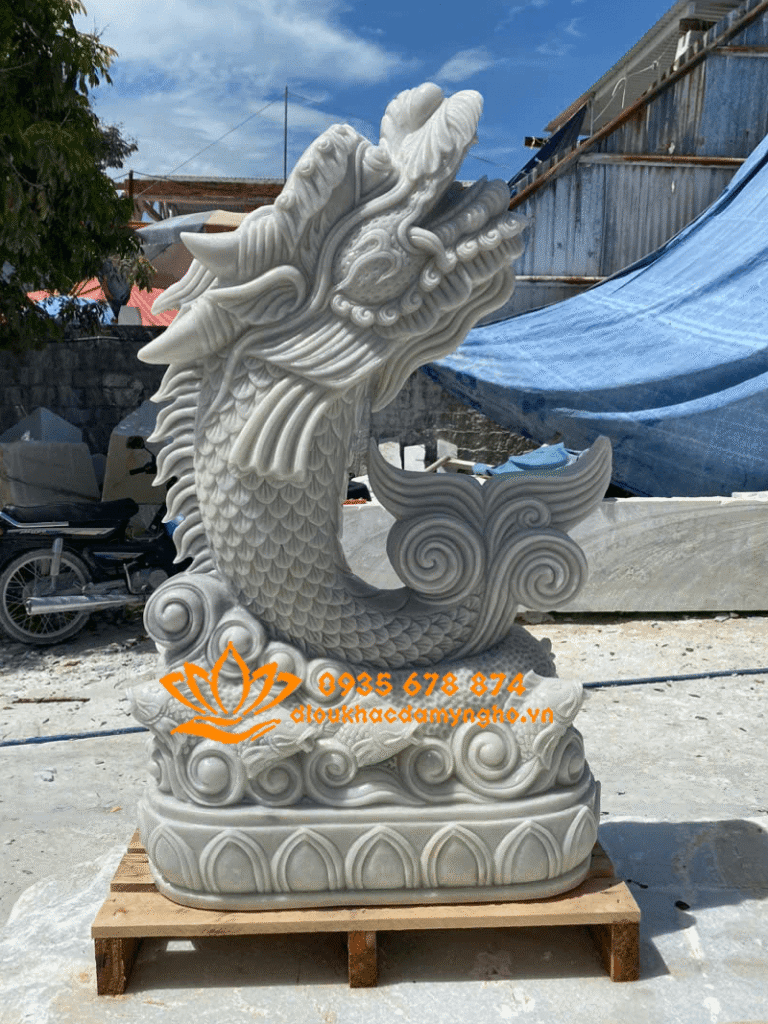 ban tuong ca chep hoa rong