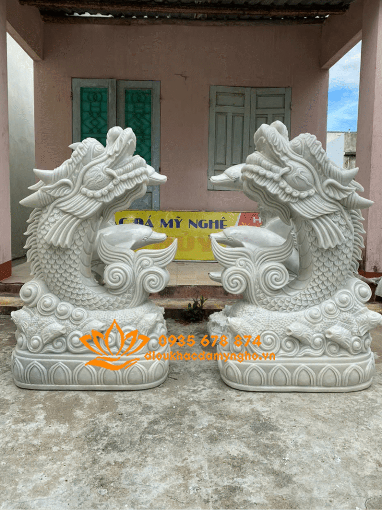 cap tuong ca chep hoa rong bang da nguyen khoi