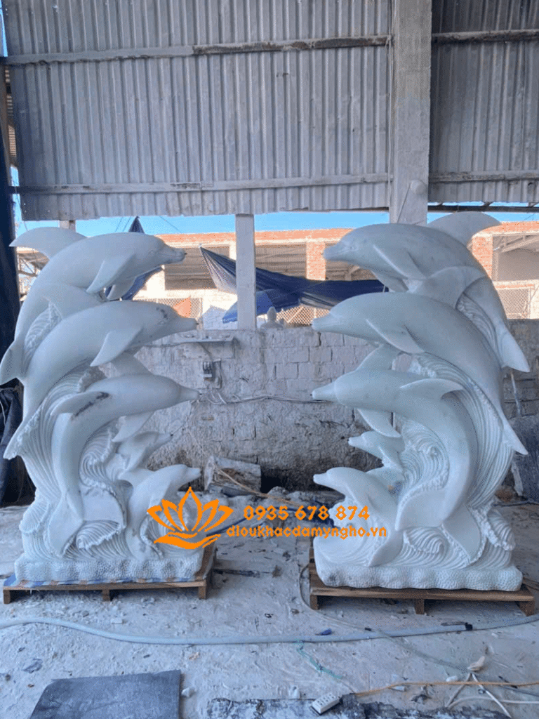 tuong ca heo phun nuoc da tramg dep nhat