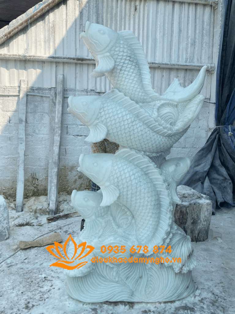 tuong ca chep phun nuoc de ho ca dep