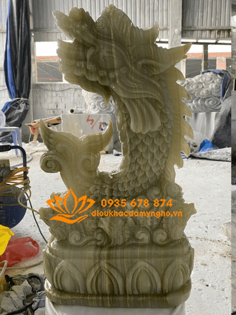 tuong ca chep hoa rong bang da xanh tu nhien