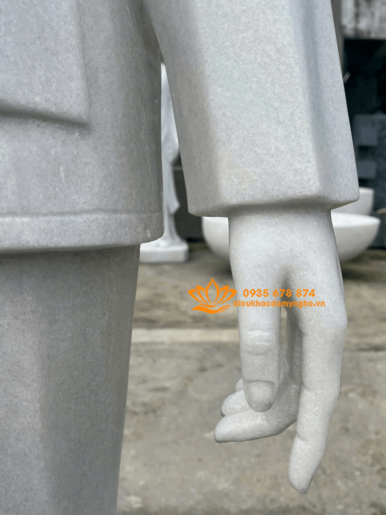 dieu khac tuong chan dung theo yeu cau dieu khac tuong bac ho bang da