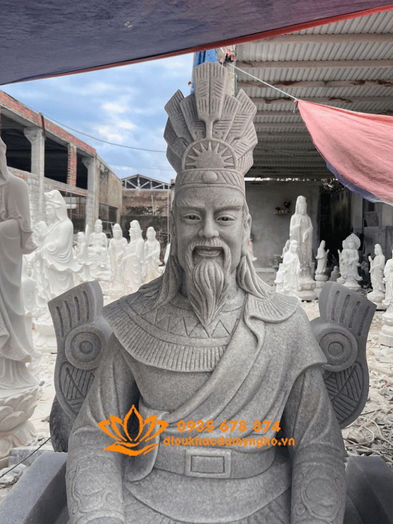 chuyen dieu khac tuong chan dung bang da theo yeu cau tuong vua hung bang da cam thach nguyen khoi