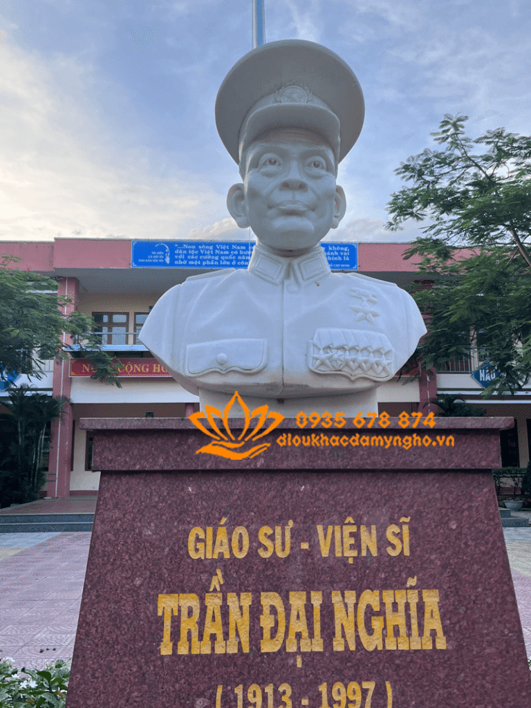 dieu khac tuong chan dung tran dai nghia dep