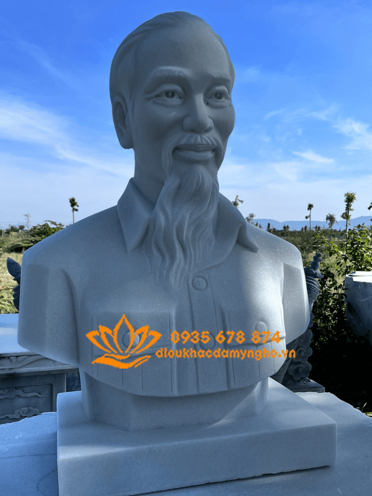 tuong chan dung bang da tinh xao ban tuong chan dung bac ho dep nhat