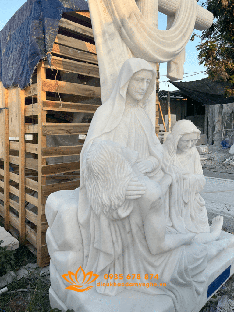 bo tuong 14 chang duong thanh gia bang da trang dep