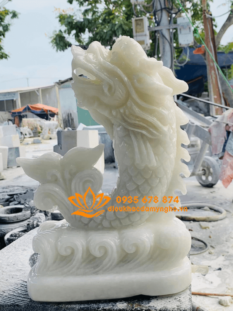 tuong ca chep hoa rong bang da ngoc